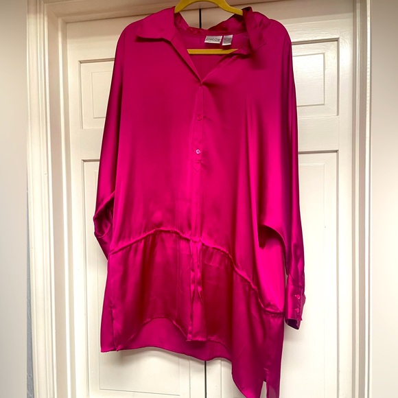 Chicos size 3 magenta silky look and feel top. 100 percent polyester. NWOT - Picture 1 of 7